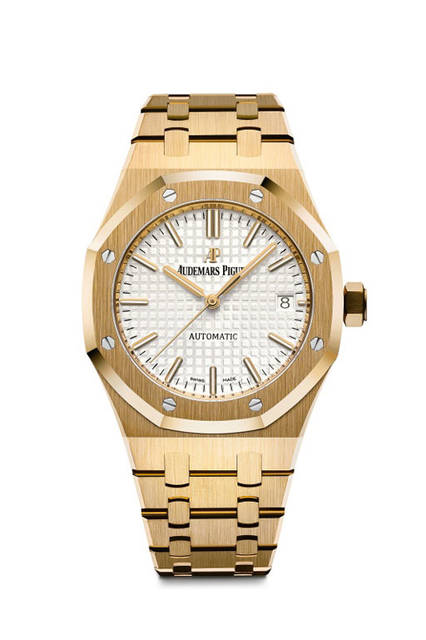 <strong>ロイヤル オーク・オートマティック</strong><br />ケース｜18Kイエローゴールド<br />直径｜37mm<br />厚さ│9.8mm<br />ムーブメント｜自動巻き（Cal.3120）<br />機能｜日付表示<br />ブレスレット｜イエローゴールド<br />防水｜5気圧<br />発売時期｜2015年3月予定<br />予価｜475万2000円