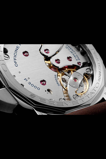 <strong>ルミノール 1950<br />スリーデイズ　アッチャイオ-47mm</strong><br />PAM00663<br />ケース｜ステンレススチール<br />直径｜47mm<br />ムーブメント｜手巻き（Cal.P.3000）<br />ストラップ｜カーフ<br />防水｜10気圧<br />限定数｜世界1000本<br />発売時期｜2016年夏予定