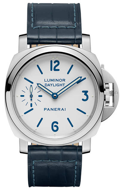 <strong>ルミノール エイトデイズ セット</strong><br />PAM00786<br /><br /><strong>ルミノール デイライト<br />エイトデイズ アッチャイオ-44mm</strong><br />ケース｜ステンレススチール<br />直径｜44mm<br />ムーブメント｜手巻き（Cal.P.5000）<br />ストラップ｜アリゲーター<br />防水｜30気圧<br />発売時期｜2016年夏予定