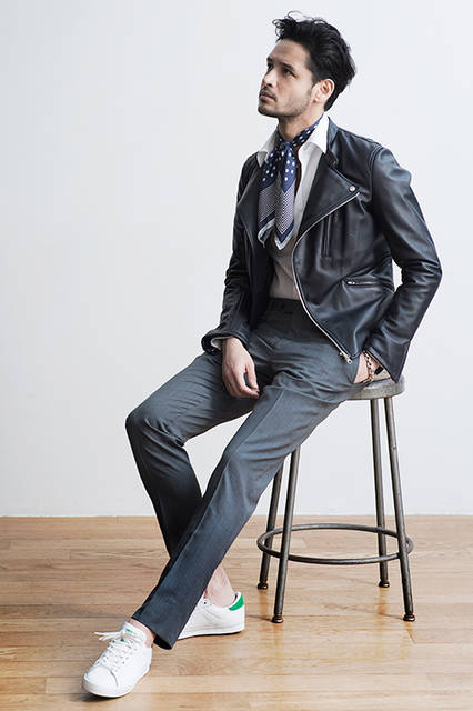 ライダースジャケット 96,120円、シャツ 14,040円