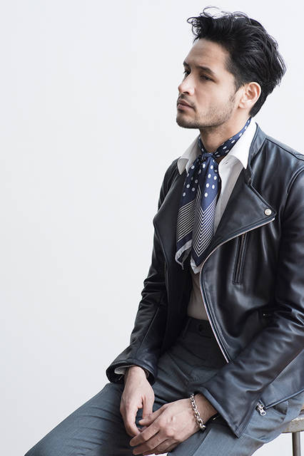 ライダースジャケット 96,120円、シャツ 14,040円