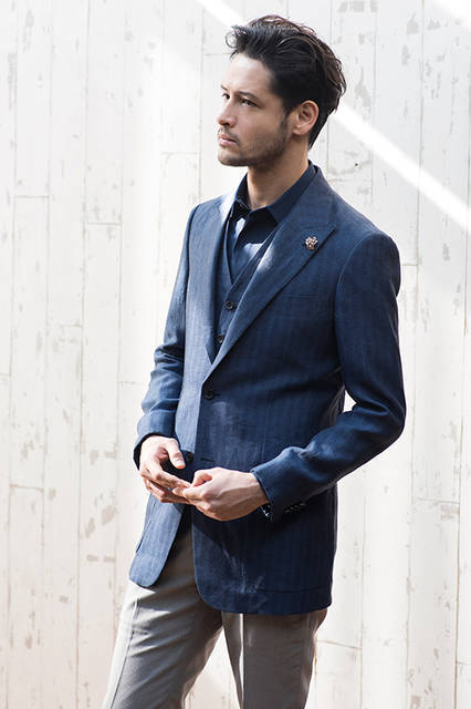 ジャケット 56,160円、ベスト 20,520円、シャツ 14,040円、パンツ 21,600円