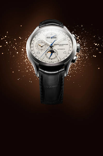 <strong>クリフトン クロノグラフ コンプリートカレンダー</strong><br />ケース｜ステレススチール<br />直径｜43mm<br />厚さ｜12mm<br />ムーブメント｜自動巻き（Cal.7751ベース）<br />機能｜クロノグラフ（12時間積算計、30分積算計）、トリプルカレンダー（日付表示、曜日表示、月表示）、ムーンフェイズ、24時間計<br />ストラップ｜アリゲーター<br />防水｜5気圧<br />発売時期｜2016年4月予定<br />予価｜53万5000円（税抜）