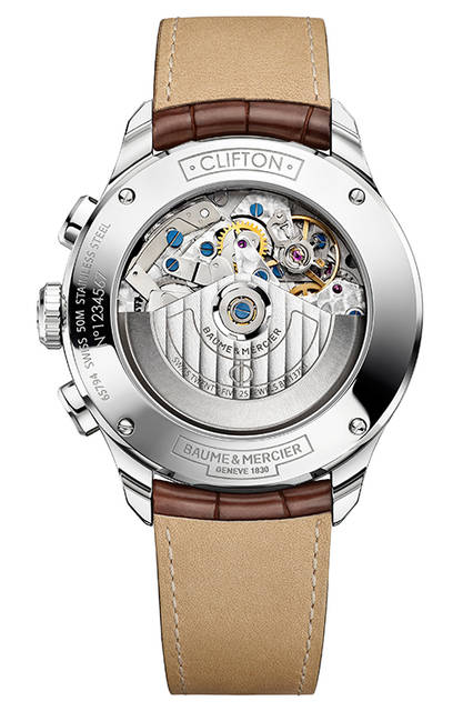 <strong>クリフトン クロノグラフ コンプリートカレンダー</strong><br .>ケース｜ステレススチール<br .>直径｜43mm<br .>厚さ｜12mm<br .>ムーブメント｜自動巻き（Cal.7751ベース）<br .>機能｜クロノグラフ（12時間積算計、30分積算計）、トリプルカレンダー（日付表示、曜日表示、月表示）、ムーンフェイズ、24時間計<br .>ストラップ｜アリゲーター<br .>防水｜5気圧<br .>発売時期｜2016年4月予定<br .>予価｜59万円（税抜）