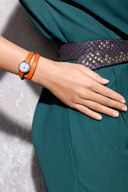 <strong>プティ プロメス</strong><br />ケース｜ダイヤモンド付きステンレススチール<br />直径｜22mm<br />厚さ｜7.68mm<br />ムーブメント｜クォーツ<br />ストラップ｜カーフ（二重巻き）<br />防水｜5気圧<br />発売時期｜2016年9月予定<br />予価｜37万円（税抜）