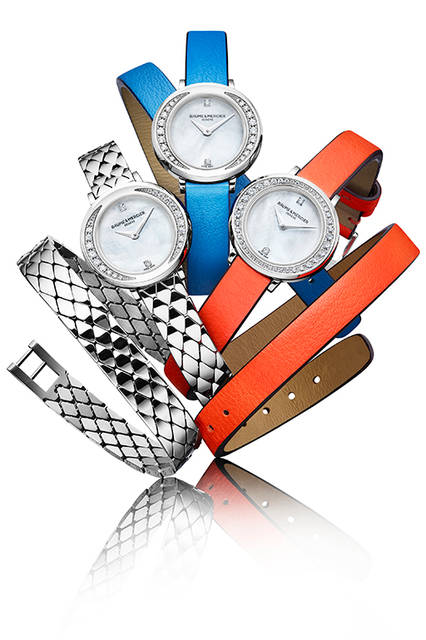 <strong>プティ プロメス</strong>(写真左から)<br />ケース｜ダイヤモンド付きステンレススチール<br />直径｜22mm<br />厚さ｜7.68mm<br />ムーブメント｜クォーツ<br />ブレスレット｜ステンレススチール<br />防水｜5気圧<br />発売時期｜2016年9月予定<br />予価｜32万円（税抜）<br /><br /><strong>プティ プロメス</strong>(写真中央)<br />ケース｜ダイヤモンド付きステンレススチール<br />直径｜22mm<br />厚さ｜7.68mm<br />ムーブメント｜クォーツ<br />ストラップ｜カーフ（二重巻き）<br />防水｜5気圧<br />発売時期｜2016年9月予定<br />予価｜37万円（税抜）<br /><br /><strong>プティ プロメス</strong>(写真右)<br />ケース｜ダイヤモンド付きステンレススチール<br />直径｜22mm<br />厚さ｜7.68mm<br />ムーブメント｜クォーツ<br />ストラップ｜カーフ（二重巻き）<br />防水｜5気圧<br />発売時期｜2016年9月予定<br />予価｜37万円（税抜）