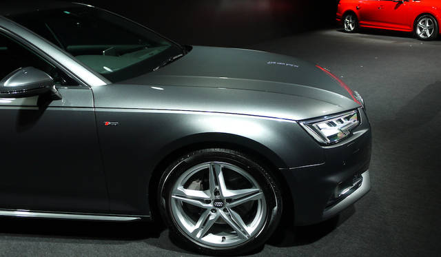 Audi A4 2.0TFSI|アウディ A4 2.0TFSI 016