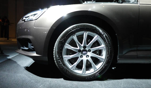 Audi A4 2.0TFSI|アウディ A4 2.0TFSI 019