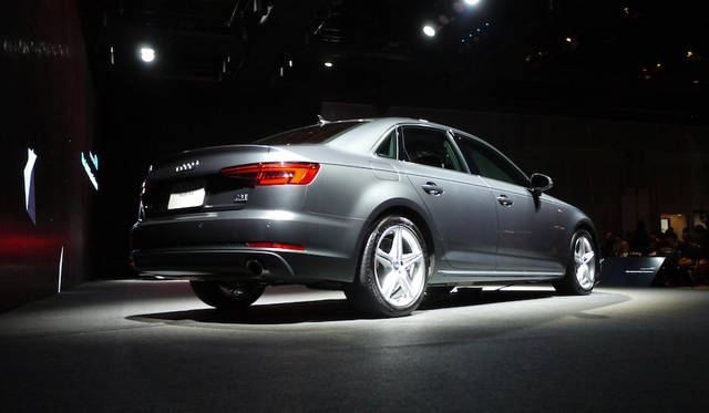 Audi A4 2.0TFSI|アウディ A4 2.0TFSI 023