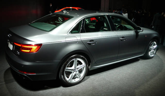 Audi A4 2.0TFSI|アウディ A4 2.0TFSI 024