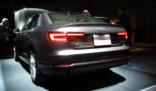 Audi A4 2.0TFSI|アウディ A4 2.0TFSI 026
