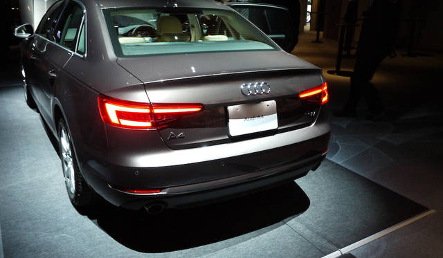 Audi A4 2.0TFSI|アウディ A4 2.0TFSI 027