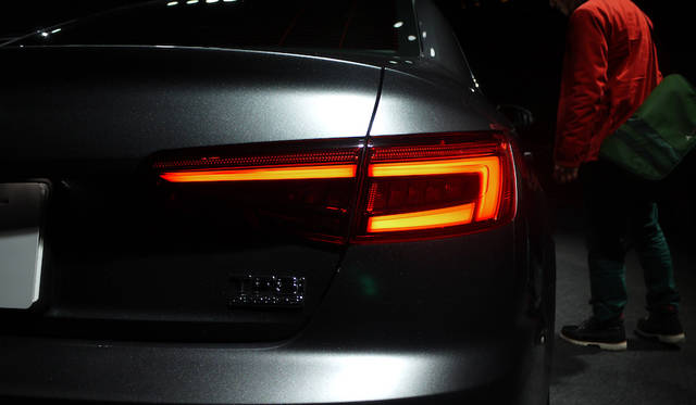 Audi A4 2.0TFSI|アウディ A4 2.0TFSI 030