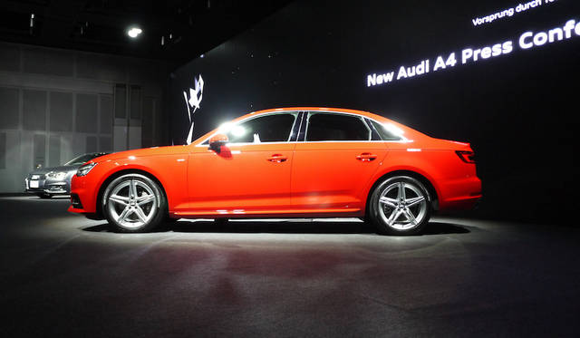 Audi A4 2.0TFSI|アウディ A4 2.0TFSI 036