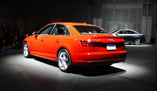 Audi A4 2.0TFSI|アウディ A4 2.0TFSI 037