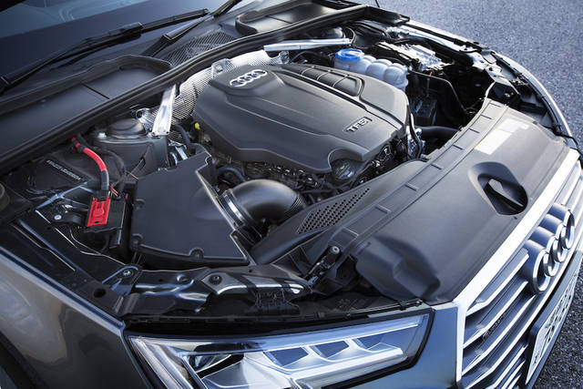 Audi A4 2.0TFSI|アウディ A4 2.0TFSI 055