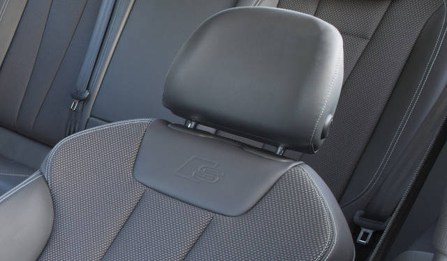 Audi A4 2.0TFSI|アウディ A4 2.0TFSI 059