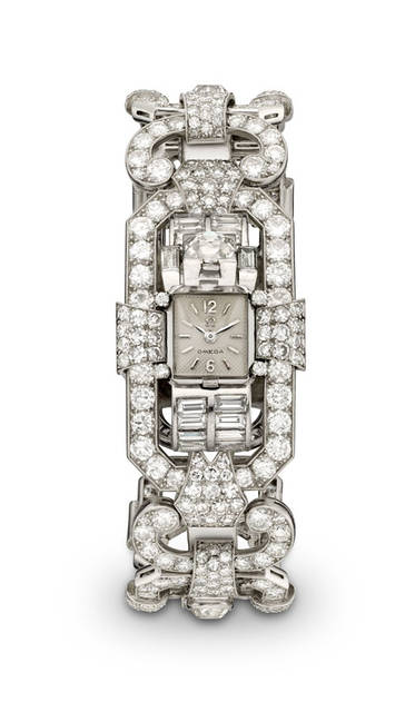 <strong>シークレット ジュエリー ウオッチ</strong><br />1952年製<br />ケース｜プラチナ<br />ブレスレット｜プラチナ、ダイヤモンド<br />