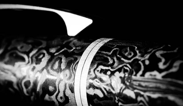 <strong>RMS 05</strong><br />ケース｜NTPT®カーボン、チタン<br />サイズ｜152.95 × 17.40 mm<br />発売時期｜2016年年内予定<br />予価｜1300万円（税別）