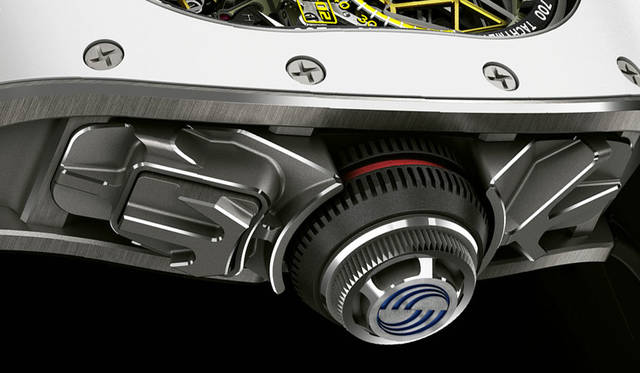 <strong>RM 50-02 ACJ トゥールビヨン スプリットセコンド クロノグラフ</strong><br />ケース｜チタン・アルミニウム合金、ATZ®ホワイトベゼル<br />サイズ｜縦50.1×横42.7mm<br />厚さ｜16.5mm<br />ムーブメント｜手巻き（Cal.RM50-02）<br />機能｜トゥールビヨン、スプリットセコンドクロノグラフ（60分積算計）、パワーリザーブインジケーター、トルクインジケーター、ファンクションインジケーター<br />ストラップ｜ラバー<br />防水｜50m<br />限定数｜30本（ブティック限定）<br />発売時期｜2016年 年内予定<br />予価｜1億3120万円（税別）