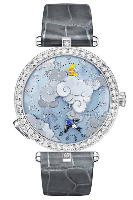 <strong>レディ アーペル ロンド デ パピヨン</strong><br />ケース｜ダイヤモンド付き18Kホワイトゴールド<br />直径｜38mm<br />厚さ｜12.3mm<br />ムーブメント｜自動巻き<br />機能｜レトログラード式時針、バリアブル スピード ミニッツ、オンデマンドアニメーション<br />ストラップ｜アリゲーター<br />防水｜3気圧<br />発売時期｜9月予定<br />予価｜1410万円（税別）