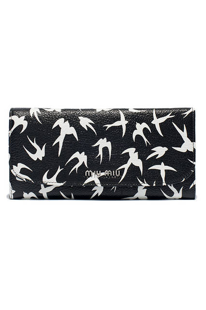 ミュウミュウ ポップアップストア、伊勢丹新宿店にオープン<br><br>ウォレット 7万4520円