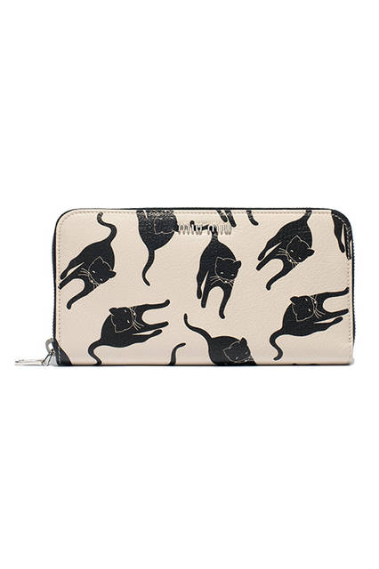 ミュウミュウ ポップアップストア、伊勢丹新宿店にオープン<br><br>   ラウンドジップウォレット  7万4520円