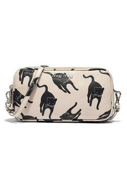 ミュウミュウ ポップアップストア、伊勢丹新宿店にオープン<br><br>    ミニバッグ  6万480円