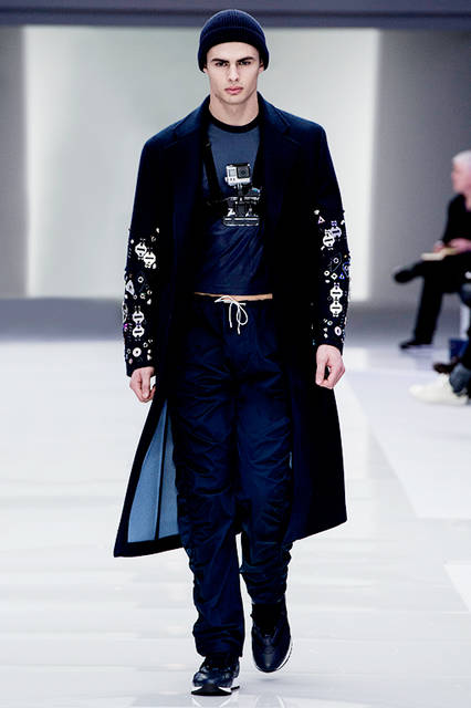 Versace-Men's_FW16_look-27