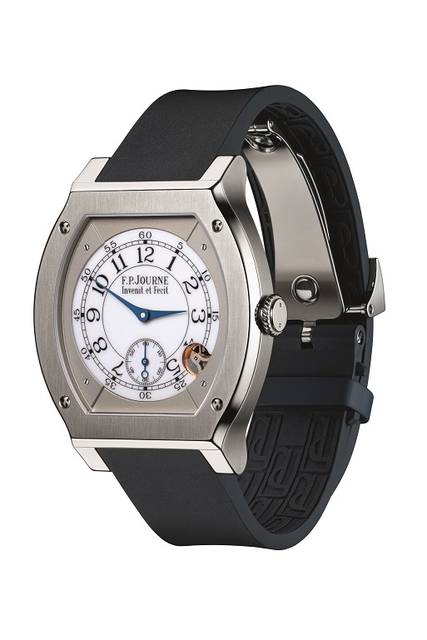 <strong>エレガント 48mm</strong><br />ケース｜チタン<br />サイズ｜縦48mm x　横40㎜<br />厚さ｜7.80 mm<br />ムーブメント｜エレクトロメカニカル（Cal.1210）<br />機能｜モーションディテクターによるスタンバイモード、着用時自動式時間合わせ<br />ストラップ｜ラバー<br />発売時期｜2016年秋冬予定<br />予価｜140万円（税別）