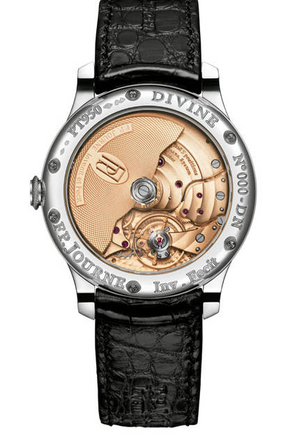 <strong>オクタ・ディヴィーヌ</strong><br />ケース｜18Kローズゴールド<br />直径｜40mmまたは42mm<br />厚さ｜10.6 mm<br />ムーブメント｜自動巻き（Cal.1300.3）<br />パワーリザーブ｜160時間±12時間（120時間表示）<br />機能｜ムーンフェイズ、ビッグデイト、パワーリザーブ表示、スモールセコンド<br />ストラップ｜アリゲーター<br />発売中<br />価格｜540万8000円（税別）