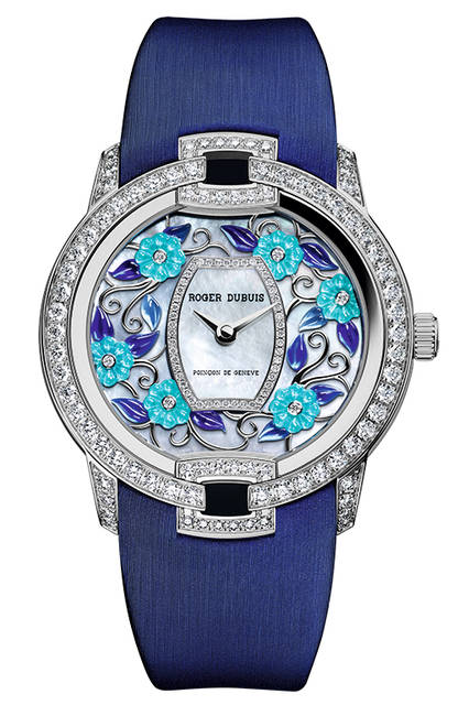 <strong>ブロッサム ベルベット ブルー</strong><br />ケース｜ダイヤモンドセット18Kホワイトゴールド<br />直径｜36mm<br />厚さ｜8.77mm<br />ムーブメント｜自動巻き（Cal.RD821)<br />ストラップ｜ブルーファブリック（サテン仕上げ）<br />防水｜3気圧<br />発売時期｜2016年夏予定<br />予価｜984万円（税別）