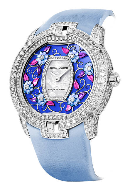 <strong>ブロッサム ベルベット ブルー</strong><br />ケース｜ダイヤモンド付き18Kホワイトゴールド<br />直径｜36mm<br />厚さ｜8.77mm<br />ムーブメント｜自動巻き（Cal.RD621)<br />ストラップ｜ピンクファブリック（サテン仕上げ）<br />防水｜3気圧<br />発売時期｜2016年■月予定<br />予価｜■■万■■円（税別）