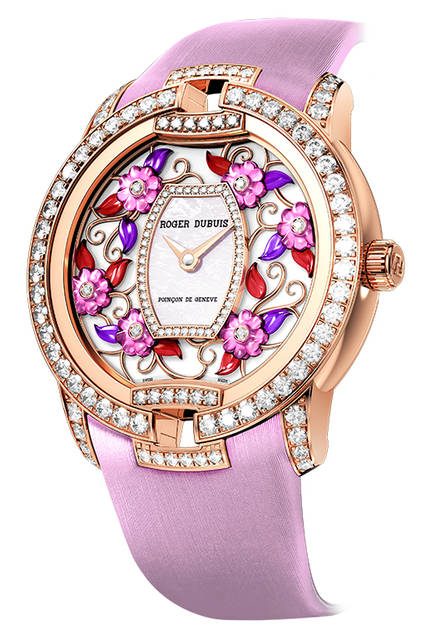 <strong>ブロッサム ベルベット ピンク</strong><br />ケース｜ダイヤモンド付き18Kローズゴールド<br />直径｜36mm<br />厚さ｜8.77mm<br />ムーブメント｜自動巻き（Cal.RD821)<br />ストラップ｜ピンクファブリック（サテン仕上げ）<br />防水｜3気圧<br />発売時期｜2016年夏予定<br />予価｜919万（税別）