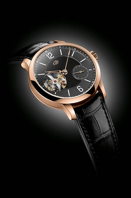 <strong>トゥールビヨン 24セコンズ・ビジョン</strong><br />ケース｜18Kレッドゴールド<br />直径｜43.5mm<br />厚さ｜13.65mm（3時位置の裏ブタドーム部は16.03mm）<br />ムーブメント｜手巻き（Cal.GF01r）<br />機能｜トゥールビヨン（24秒周期）、パワーリザーブ表示（裏ブタ側）<br />ストラップ｜アリゲーター<br />防水｜3気圧<br />発売時期｜2016年5月<br />予価｜29万スイスフラン（税別）