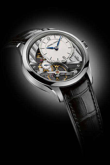 <strong>シグナチュール1</strong><br />ケース｜18Kホワイトゴールドケース（ほかにレッドゴールド、プラチナ、ステンレススチールを製造予定）<br />直径｜41.4mm<br />厚さ｜11.7mm<br />ムーブメント｜手巻き（Cal.GFS1）<br />ストラップ｜アリゲーター<br />防水｜3気圧<br />限定数｜11本（ほかにピンクゴールド、プラチナ各11本。ステンレススチール33本を予定）<br />発売時期｜2016年5月<br />予価｜17万スイスフラン（税別）