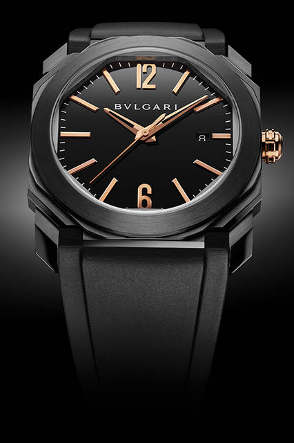 <strong>オクト ウルトラネロ ソロテンポ</strong>（写真右）<br />ケース｜ブラックDLC加工ステンレススチール<br />直径｜41mm<br />厚さ｜10.6mm<br />ムーブメント｜自動巻き（Cal.193）<br />機能｜日付表示<br />ストラップ｜ラバー<br />防水｜100ｍ<br />発売時期｜2016年4月予定<br />予価｜000万円（税別）