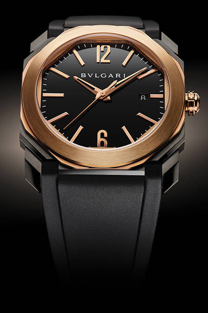 <strong>オクト ウルトラネロ</strong><br />ケース｜ブラックDLC加工ステンレススチール＋18Kピンクゴールドベゼル<br />直径｜41mm<br />厚さ｜10.6mm<br />ムーブメント｜自動巻き（Cal.193）<br />機能｜日付表示<br />ストラップ｜ラバー<br />防水｜100ｍ<br />発売時期｜2016年4月予定<br />予価｜122万円（税別）