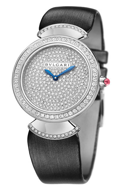 <strong>ディーヴァ</strong><br />ケース｜18Kホワイトゴールド（文字盤には、233個のパヴェダイヤル）<br />直径｜30mm<br />ムーブメント｜クォーツ<br />ストラップ｜サテン<br />防水｜3気圧<br />発売時期｜2016年5月予定<br />予価｜325万円（税別）<br /><br />