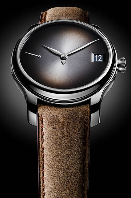 <strong>エンデバー・<br />パーペチュアルカレンダー・コンセプト</strong><br />ケース｜18Kホワイトゴールド<br />直径｜40.8mm<br />厚さ｜11.1mm<br />ムーブメント｜手巻き（Cal.HMC341）<br />機能｜パーペチュアルカレンダー（日付表示、ポインター式月表示。閏年表示はムーブメントの受け板上に配置）、パワーリザーブ表示<br />ストラップ｜クーズーレザー<br />防水｜日常生活<br />限定数｜10本<br />発売時期｜未定<br />予価｜715万円（税別）