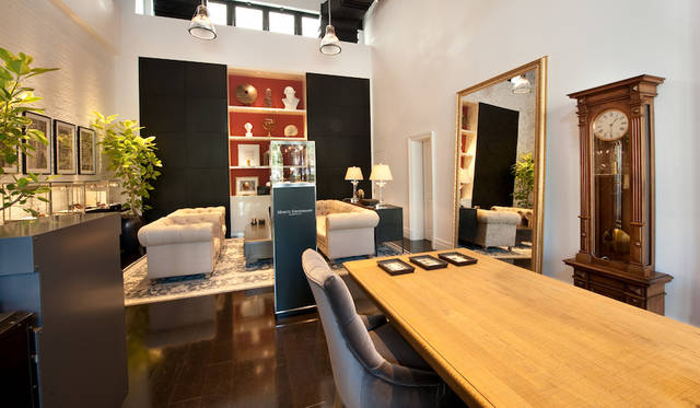 <strong>モリッツ・グロスマン ブティック</strong><br />東京都文京区小石川4-15-9<br />営業時間｜11:00～19:00<br />定休日｜日曜、月曜<br />Tel. 03-5615-8185<br />