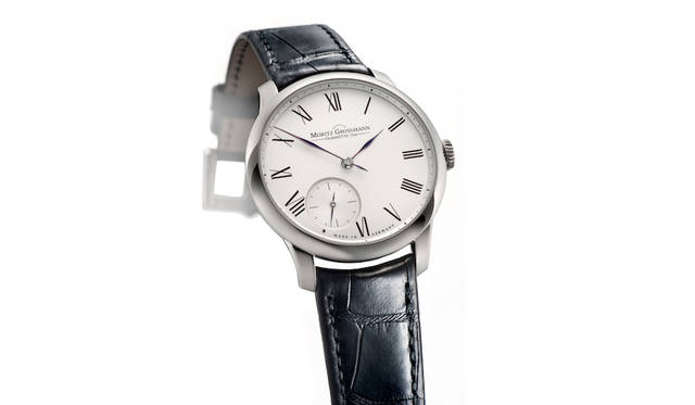 2針ドレスウォッチの“‘テフヌート”をベースにスモールセコンドを7時位置に配置。インデックスにはブランド初のローマン数字を施した日本限定モデル。<br /><br /><strong>テフヌート ジャパンリミテッド</strong><br />ケース｜18Kホワイトゴールド<br />直径｜36.00mm<br />ムーブメント｜自社製手巻き（Cal.102.0）<br />パワーリザーブ｜約48時間<br />ストラップ｜アリゲーター<br />発売時期｜2016年3月<br />限定本数｜15本<br />価格｜290万円（税別）