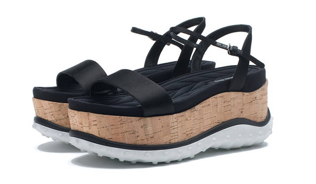 先行発売商品 サンダル<br/>価格｜7万7000円