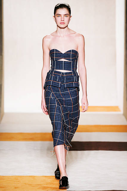 AW16_VictoriaBeckham_01