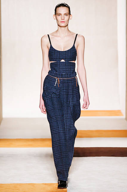 AW16_VictoriaBeckham_07