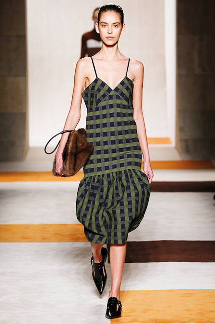 AW16_VictoriaBeckham_14