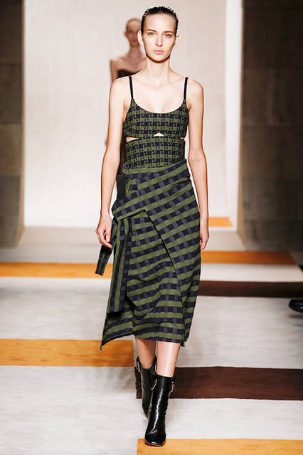 AW16_VictoriaBeckham_23