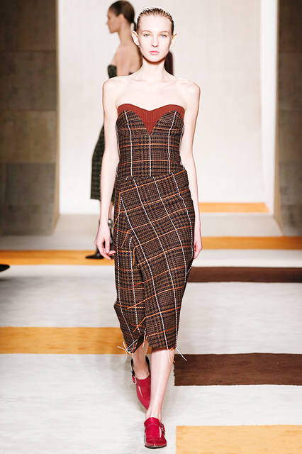 AW16_VictoriaBeckham_24