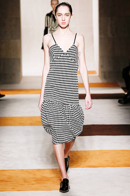 AW16_VictoriaBeckham_34