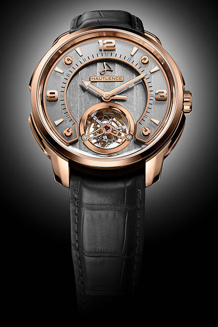 <strong>トゥールビヨン03</strong><br />ケース｜グレード5チタン＋18Kピンクゴールド<br />直径｜44mm<br />厚さ｜12.4mm<br />ムーブメント｜自動巻き（Cal.HMC 802）<br />機能｜トゥールビヨン、第2時間帯表示<br />ストラップ｜アリゲーター<br />防水｜3気圧<br />発売時期｜2016年末予定<br />予価｜1400万円（税別）<br />